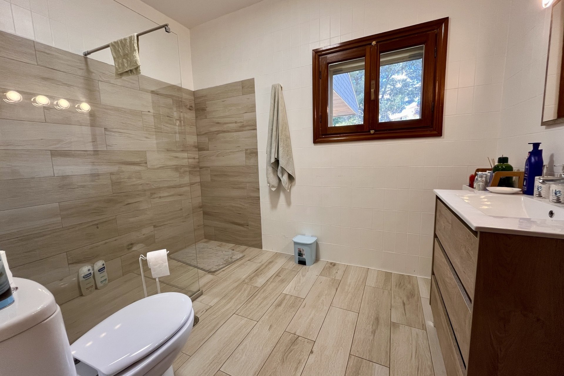 Luxe villa met zeezicht, privézwembad en grote tuin in La Nucía, Costa Blanca