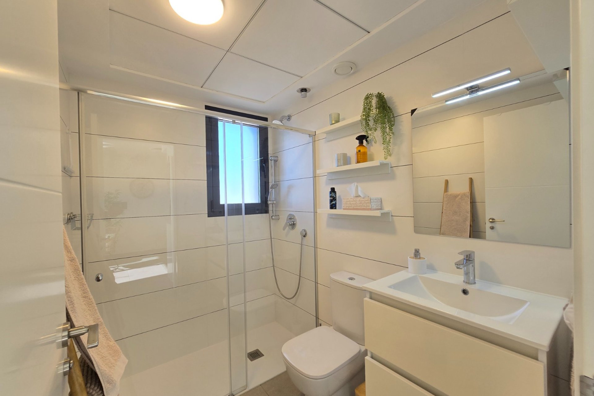 Luxe zuidgericht penthouse met zeezicht, solarium en garage in Orihuela Costa