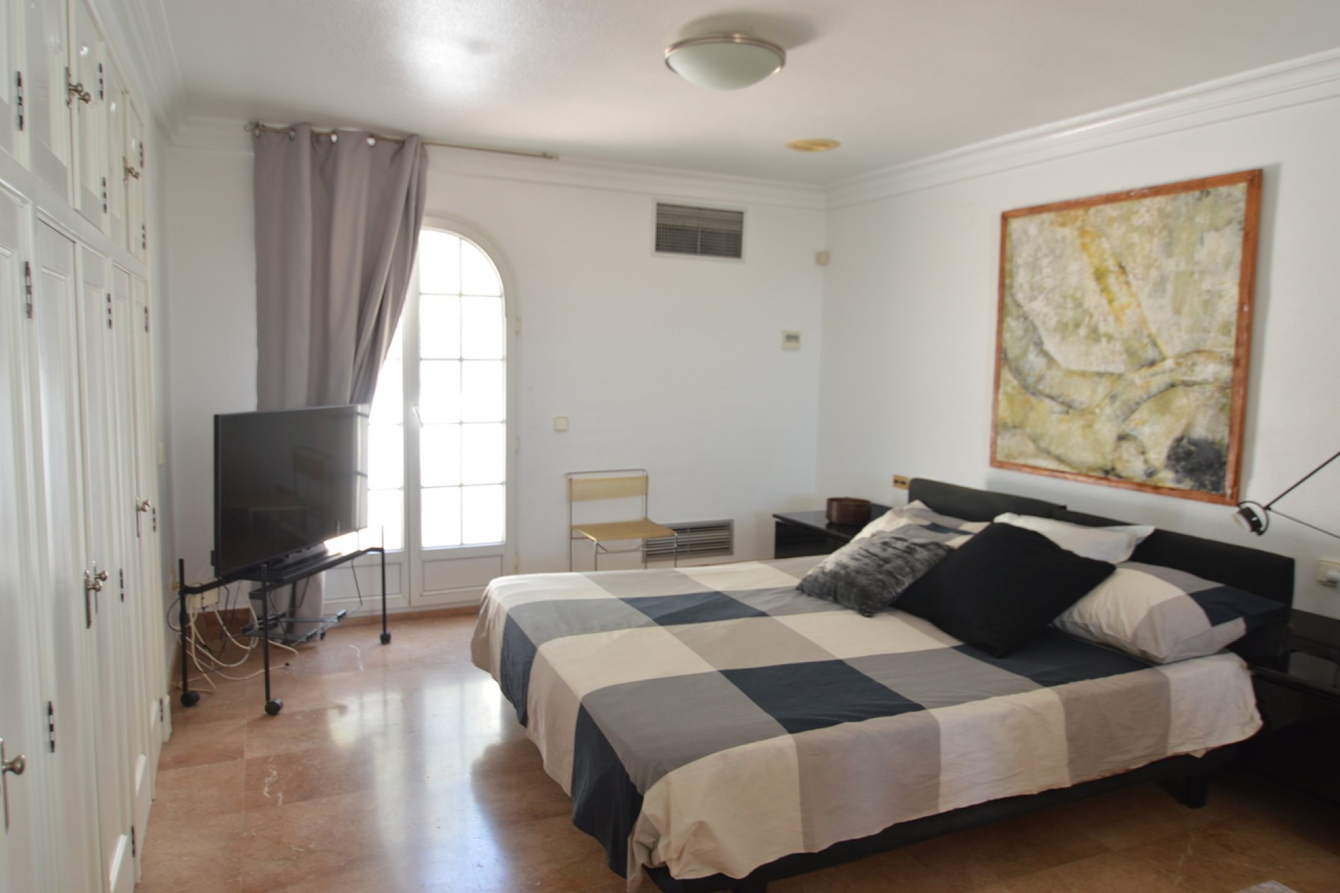 ﻿Luxuriously renovated villa with a pool and double garage in Torrevieja, 4 bedrooms