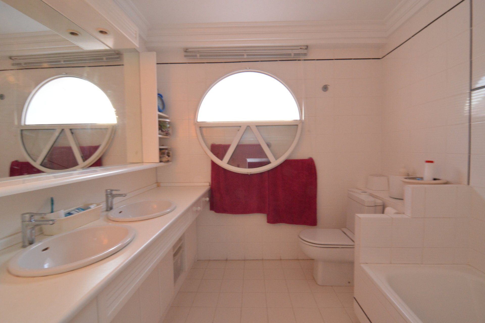 ﻿Luxuriously renovated villa with a pool and double garage in Torrevieja, 4 bedrooms