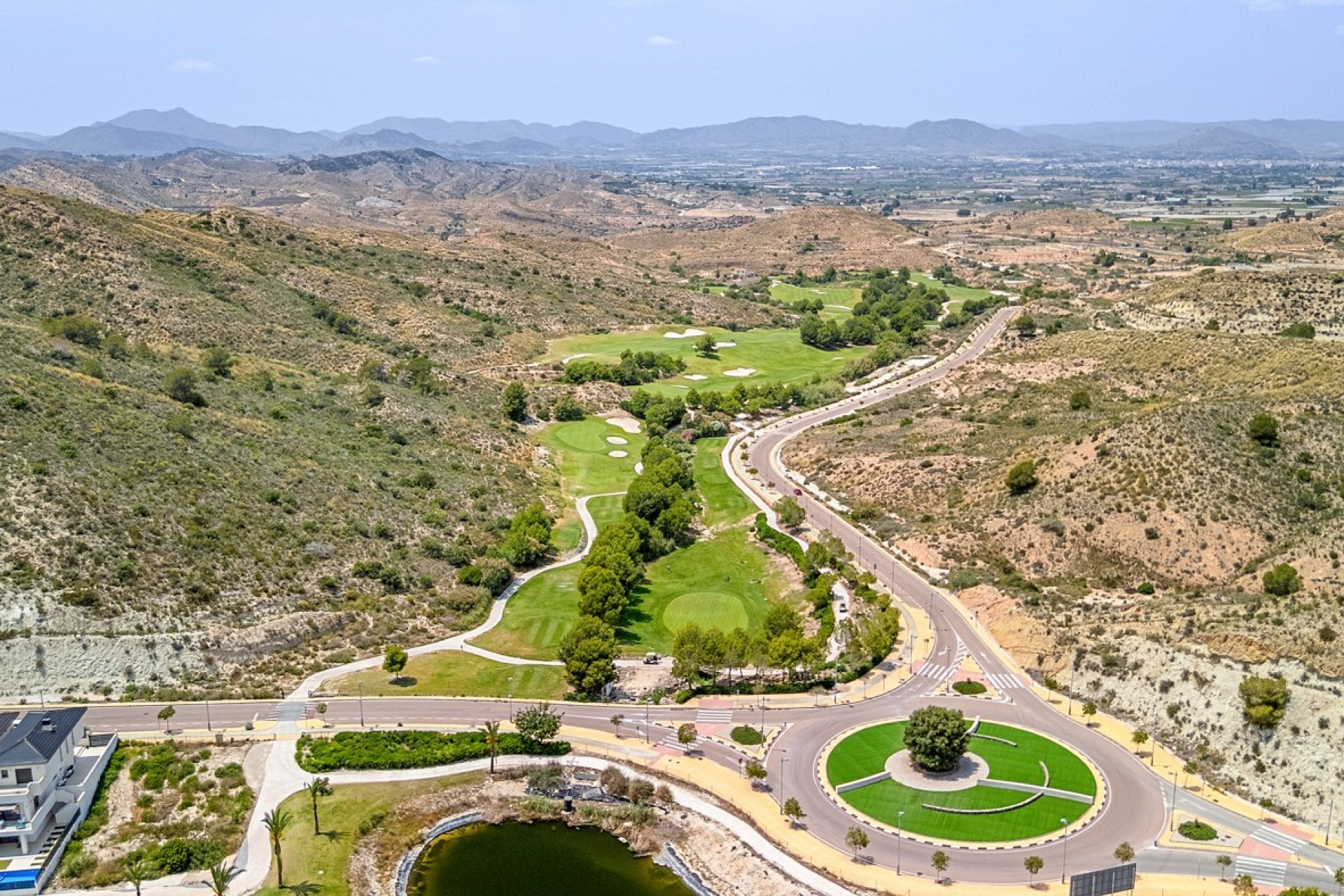 Luxury 2-bedroom bungalow with views of the golf course in Monforte del Cid