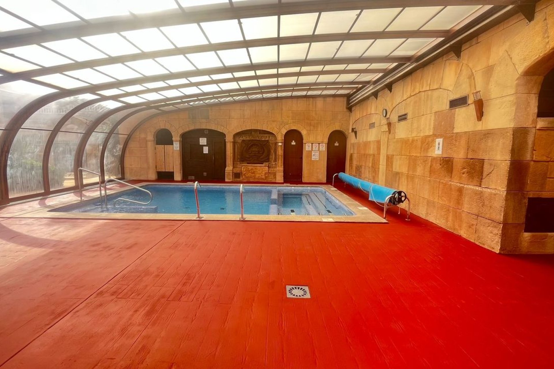 Luxury 3-4 bedroom apartment with a large terrace and swimming pools in Orihuela Costa