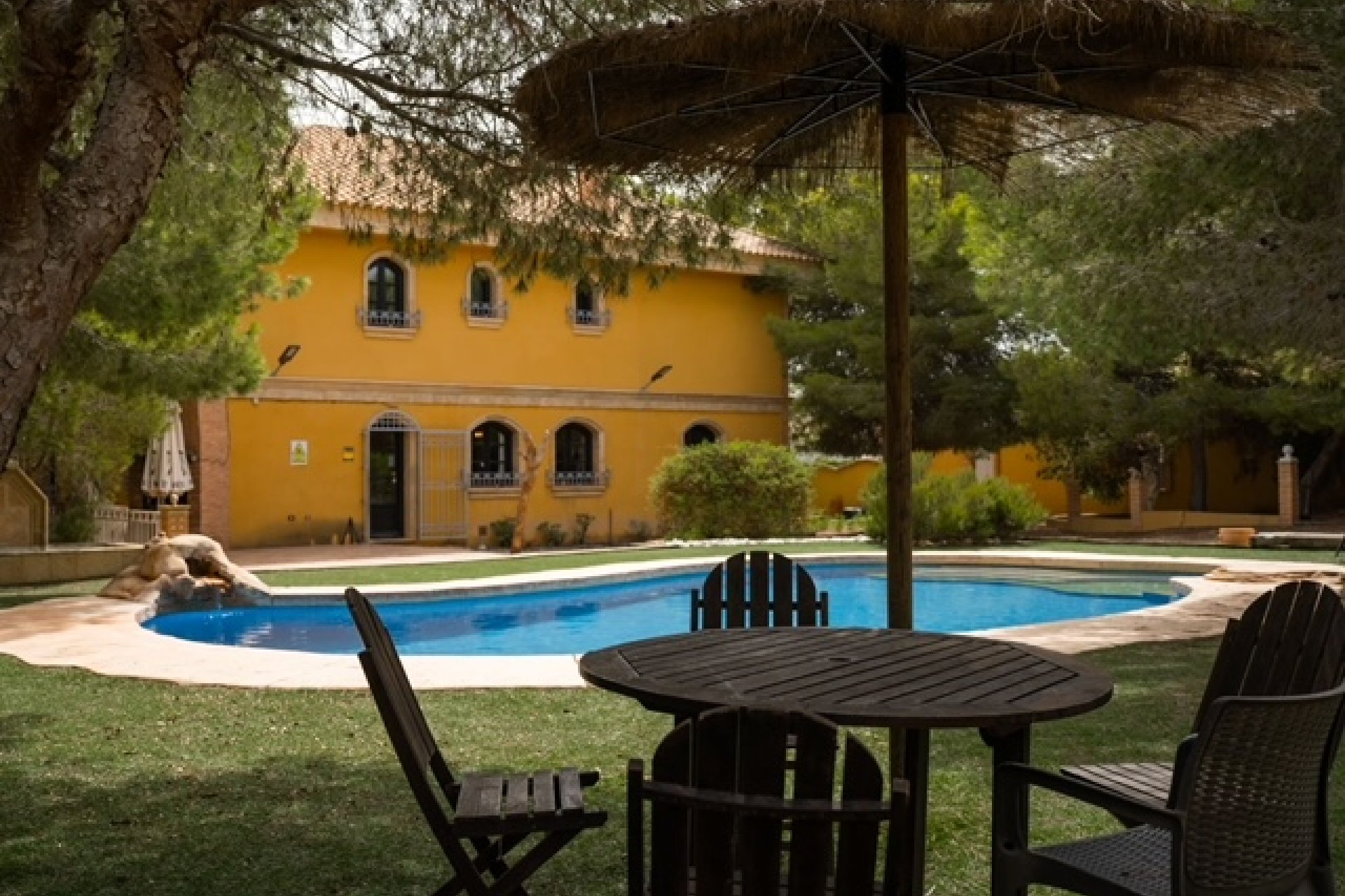 ﻿Luxury 5-bedroom villa in Ciudad Quesada with a private pool and large lot