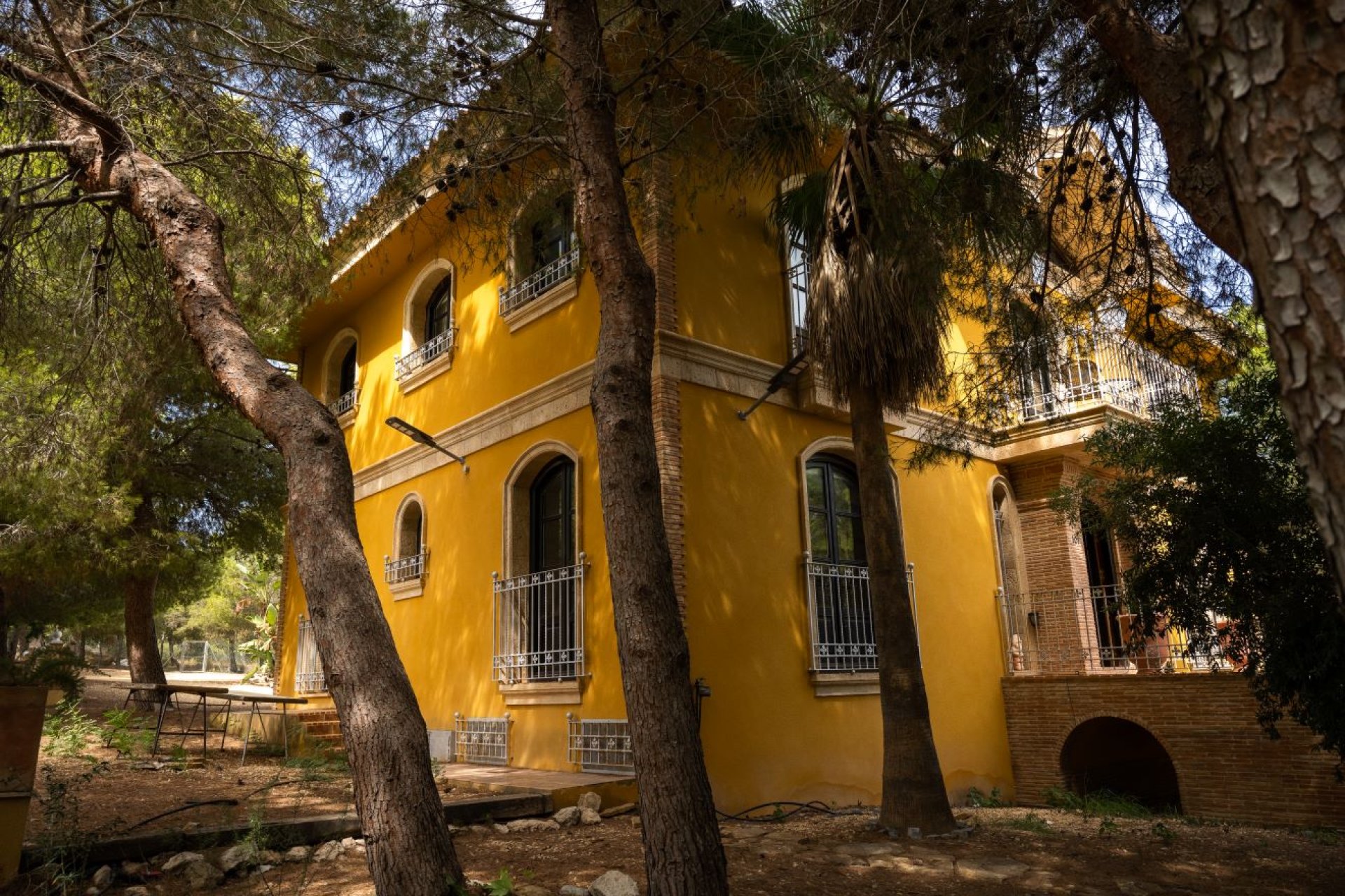 ﻿Luxury 5-bedroom villa in Ciudad Quesada with a private pool and large lot