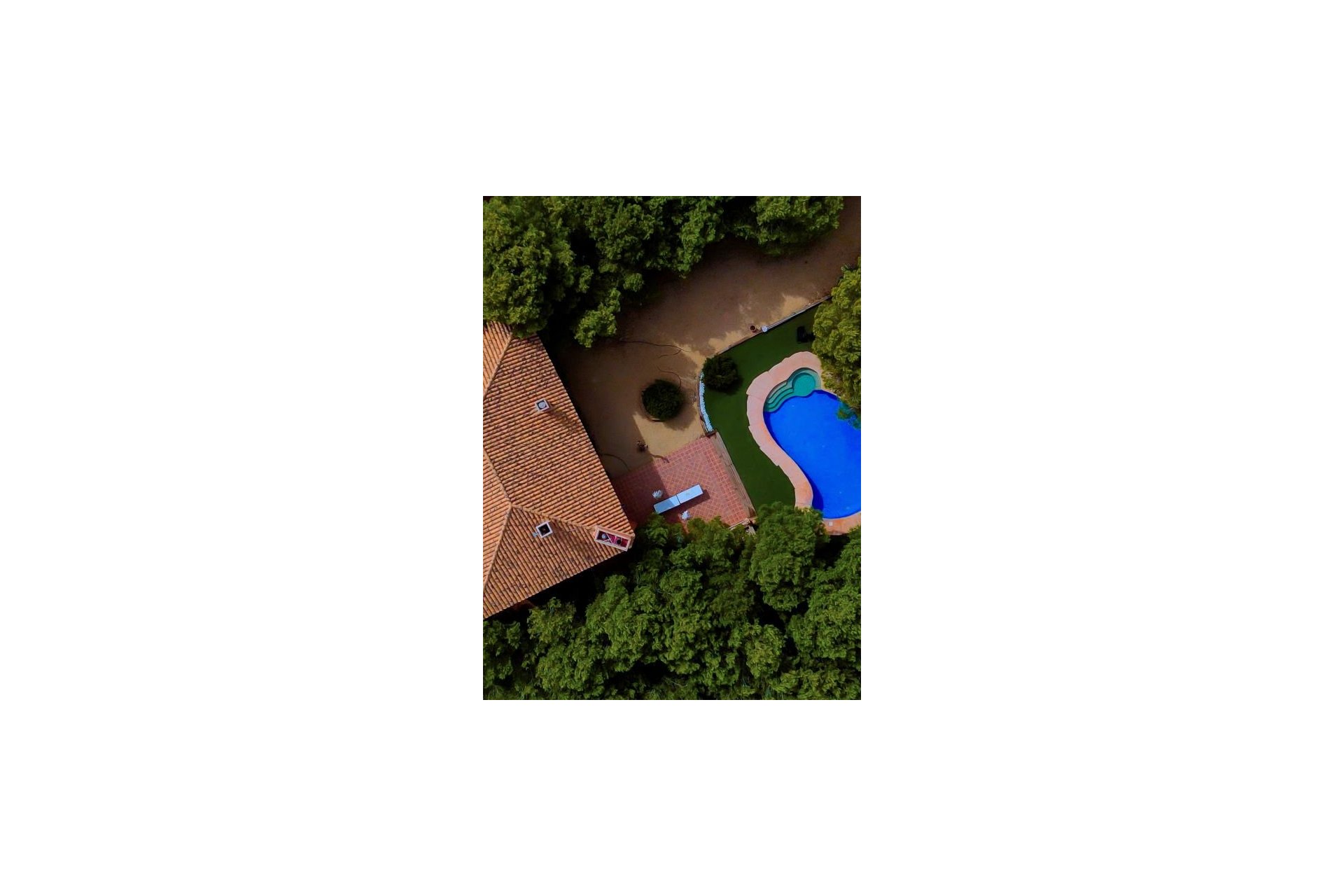 ﻿Luxury 5-bedroom villa in Ciudad Quesada with a private pool and large lot