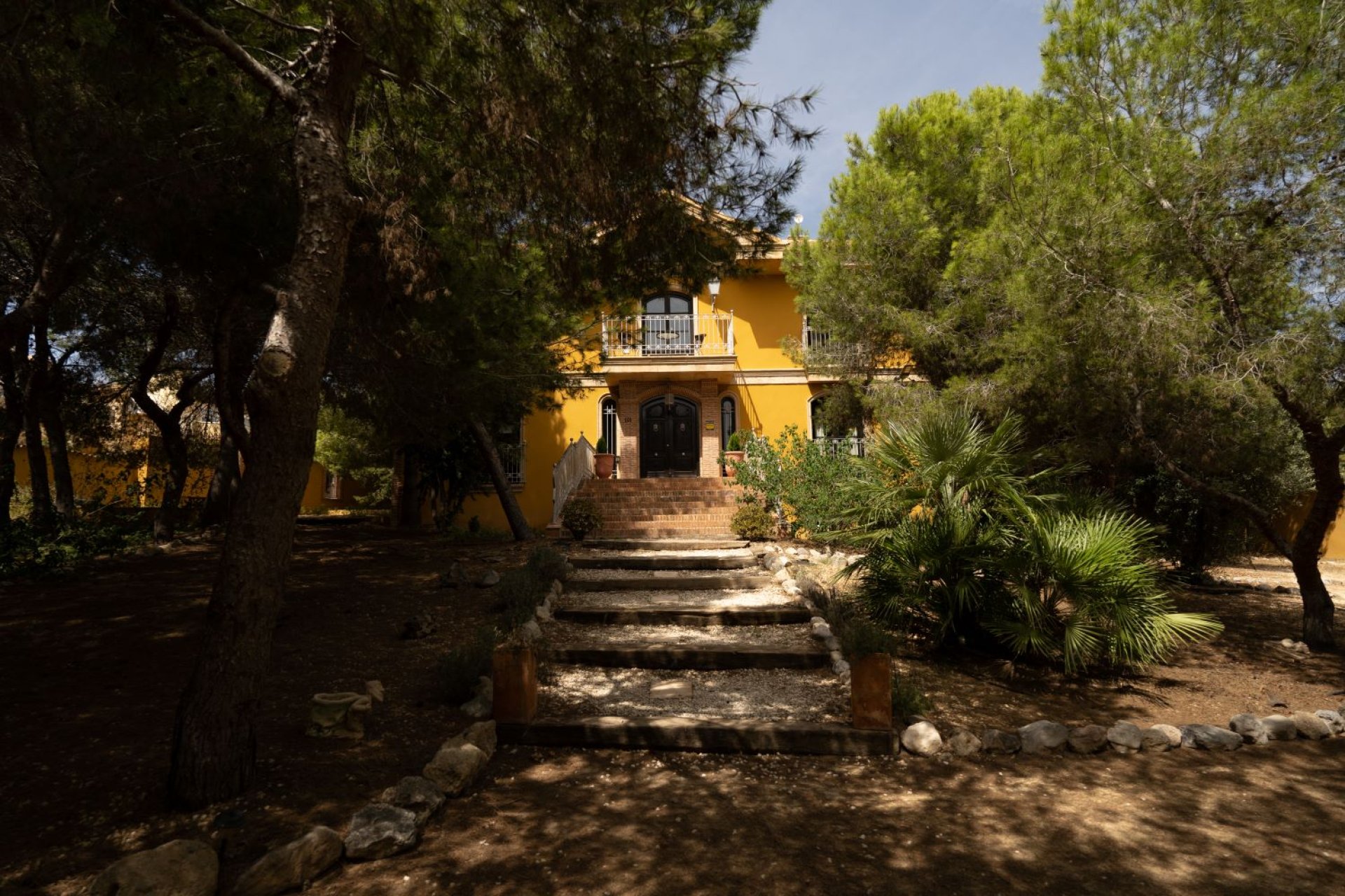 ﻿Luxury 5-bedroom villa in Ciudad Quesada with a private pool and large lot