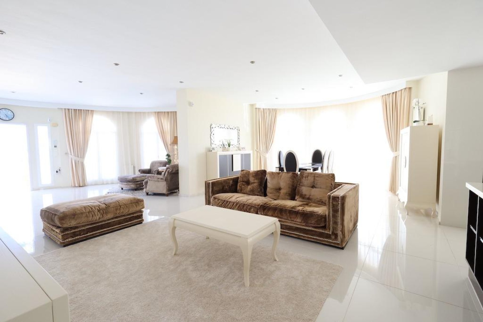 Luxury 5-bedroom villa in Ciudad Quesada with a private pool and views