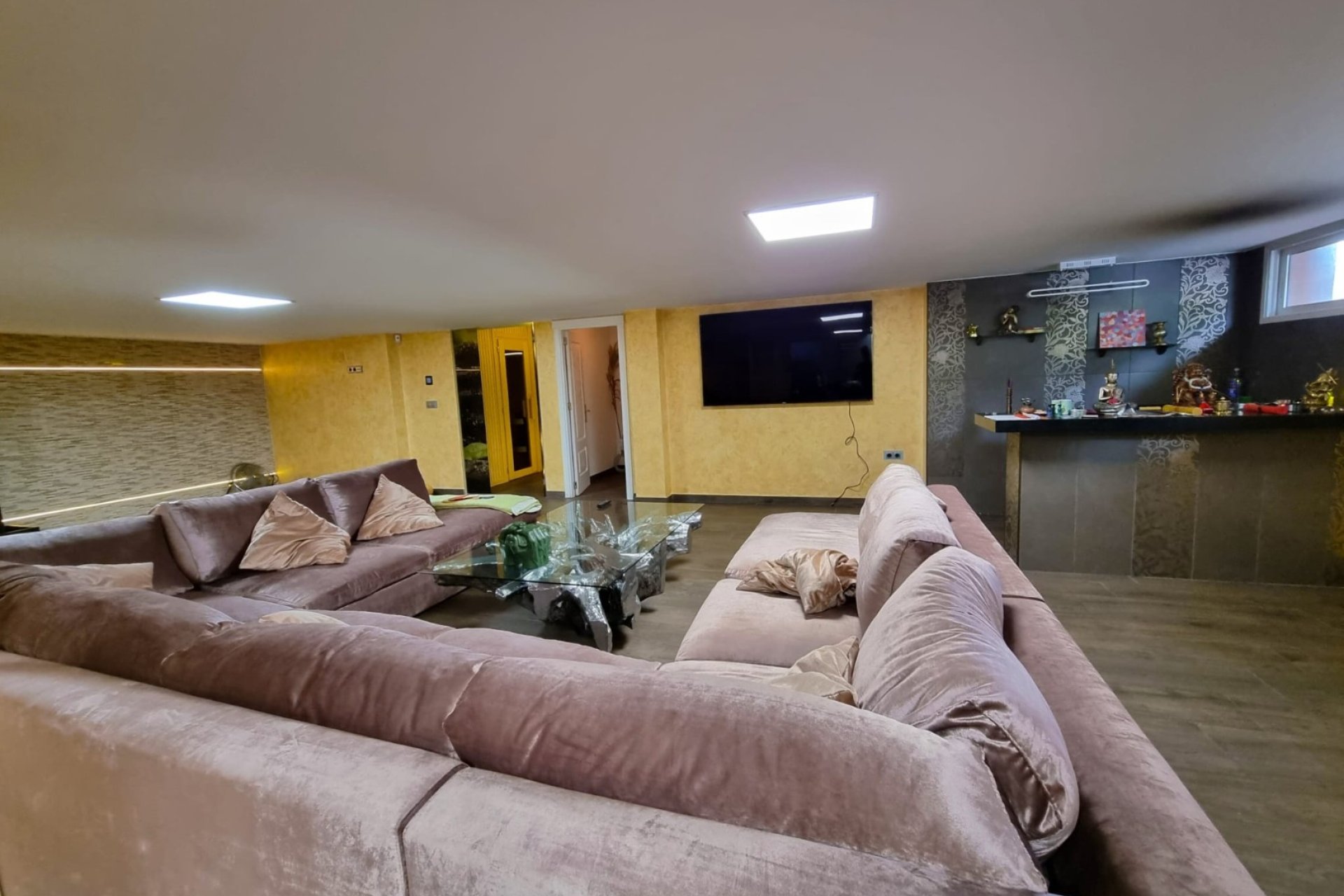 Luxury 5-bedroom villa with a private pool and ocean views in Torrevieja