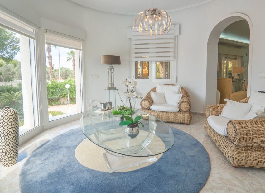 Luxury 5-bedroom villa with a private pool in Ciudad Quesada, Alicante