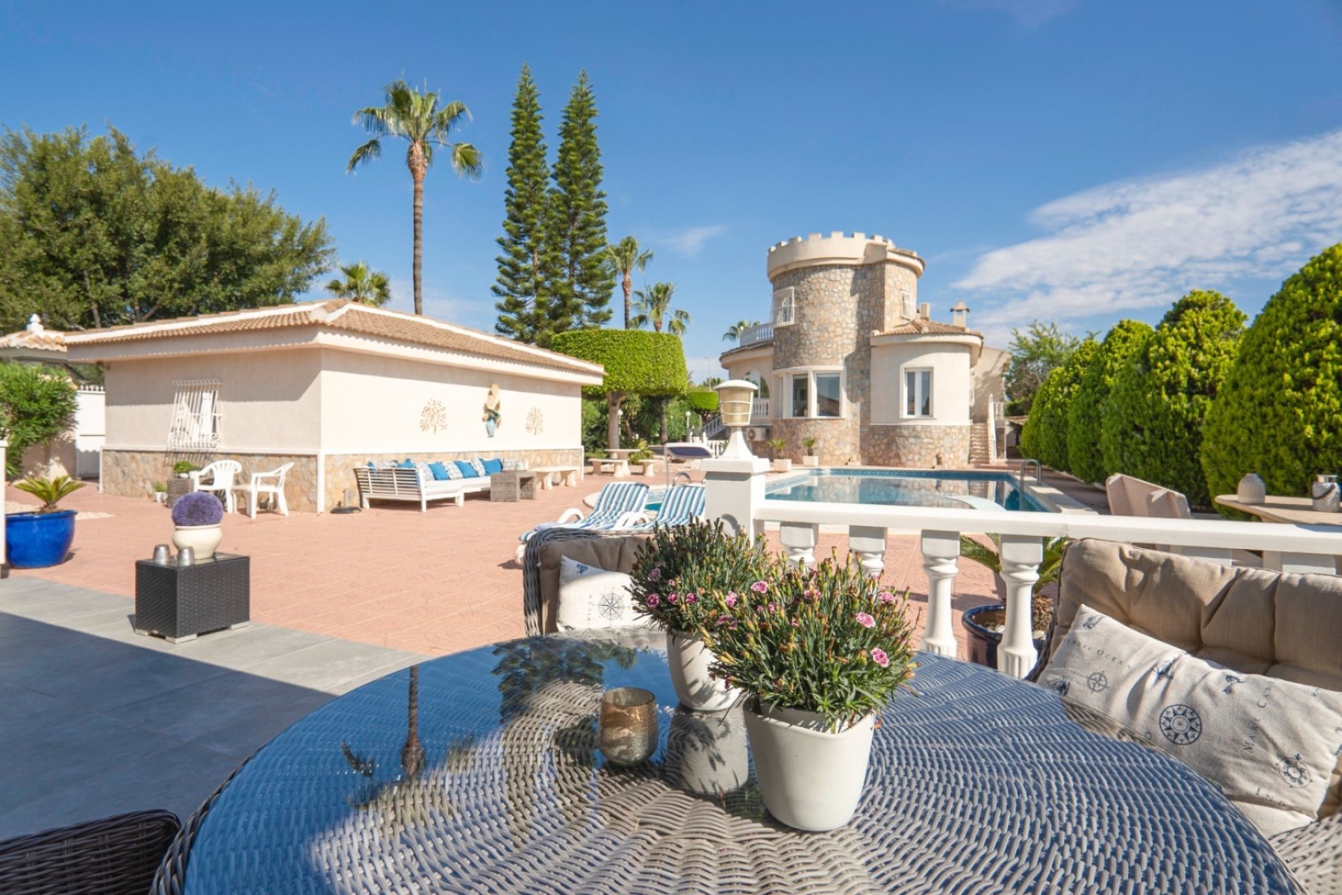 Luxury 5-bedroom villa with a private pool in Ciudad Quesada, Alicante