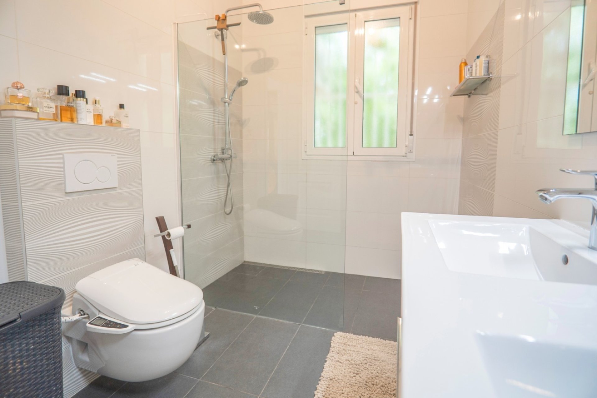 Luxury 5-bedroom villa with a private pool in Ciudad Quesada, Alicante