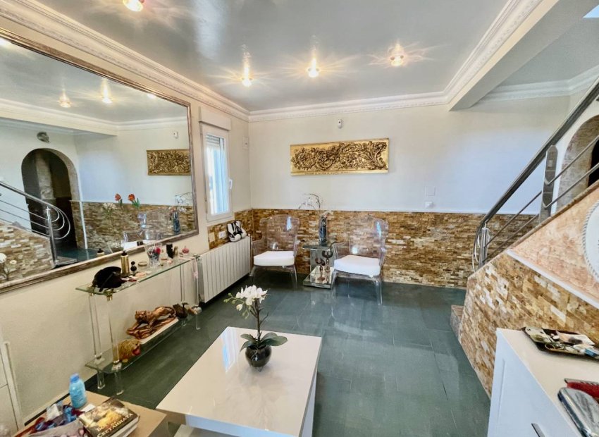 Luxury 6-bedroom villa with a private pool and panoramic views in Guardamar