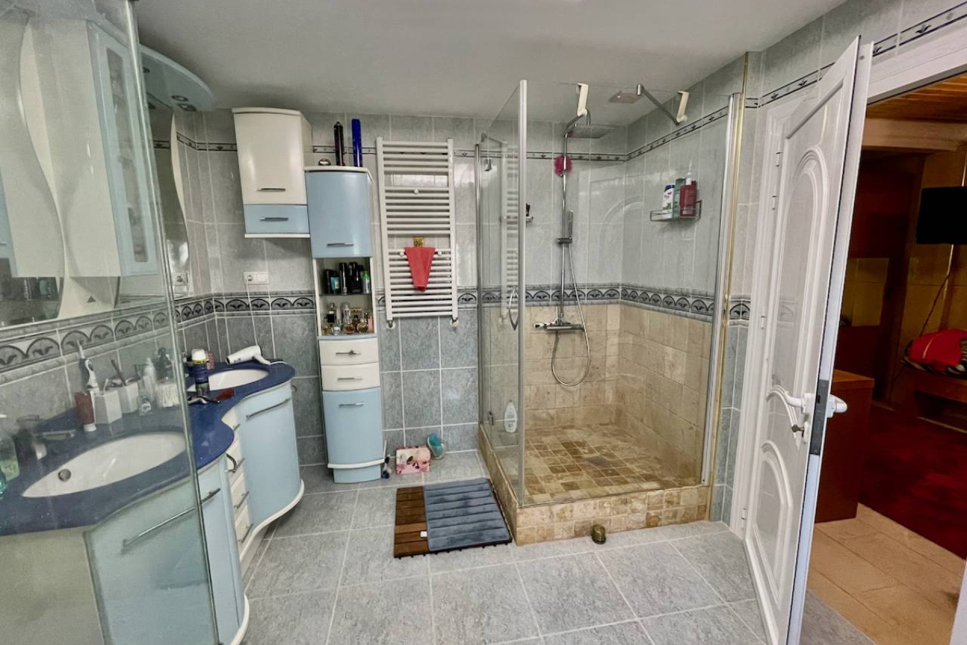 Luxury 6-bedroom villa with a private pool and panoramic views in Guardamar