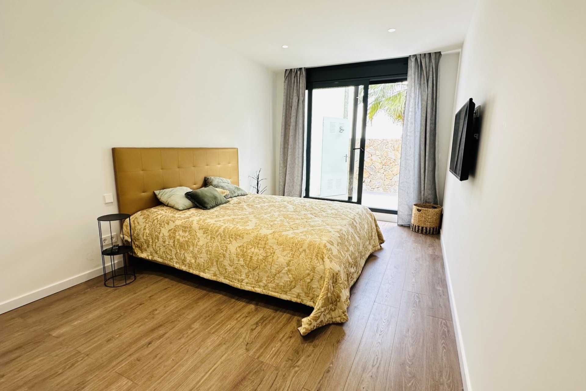 ﻿Luxury 6-bedroom villa with golf views in Dehesa de Campoamor