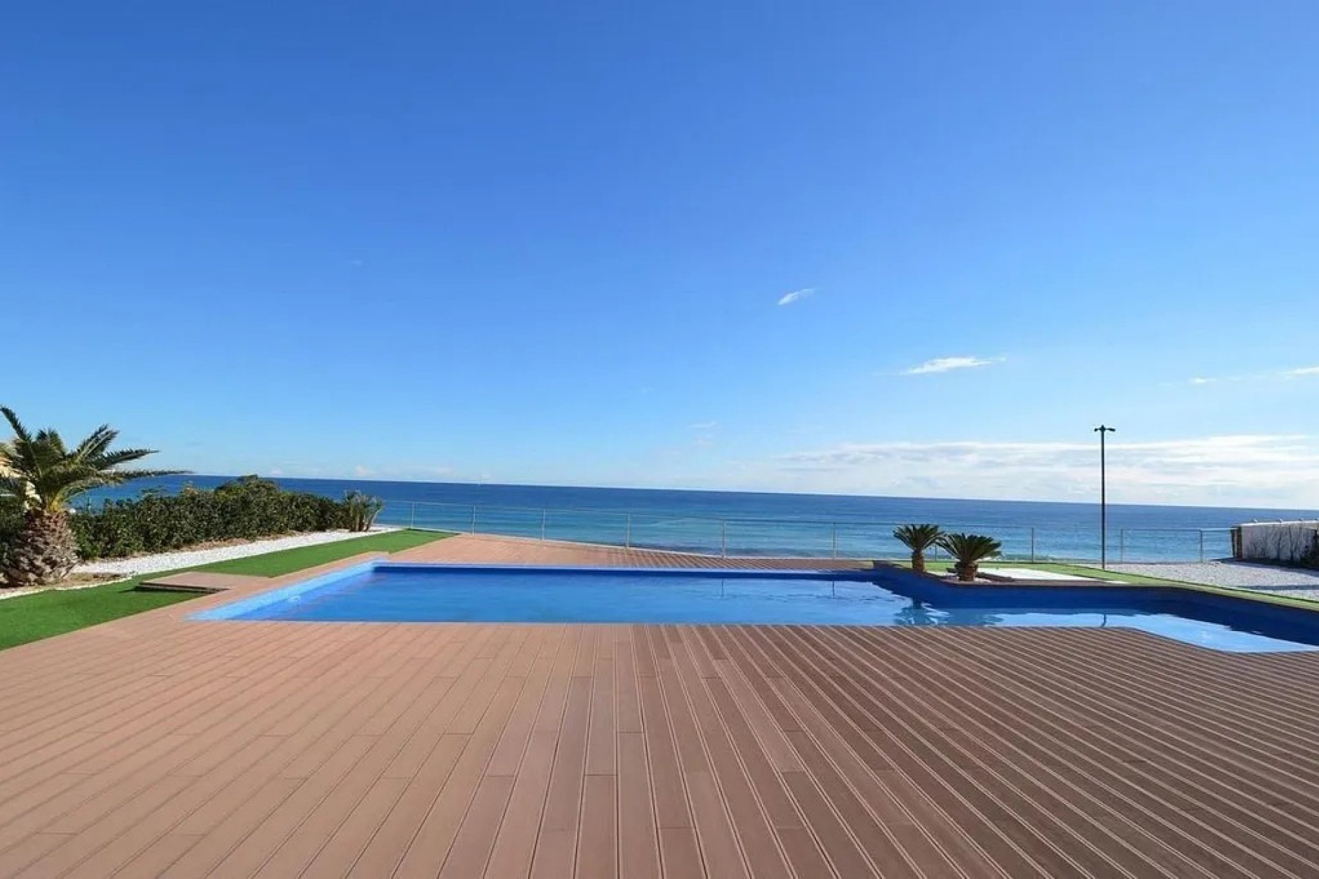 Luxury 6-bedroom villa with ocean views and a private pool in Orihuela Costa