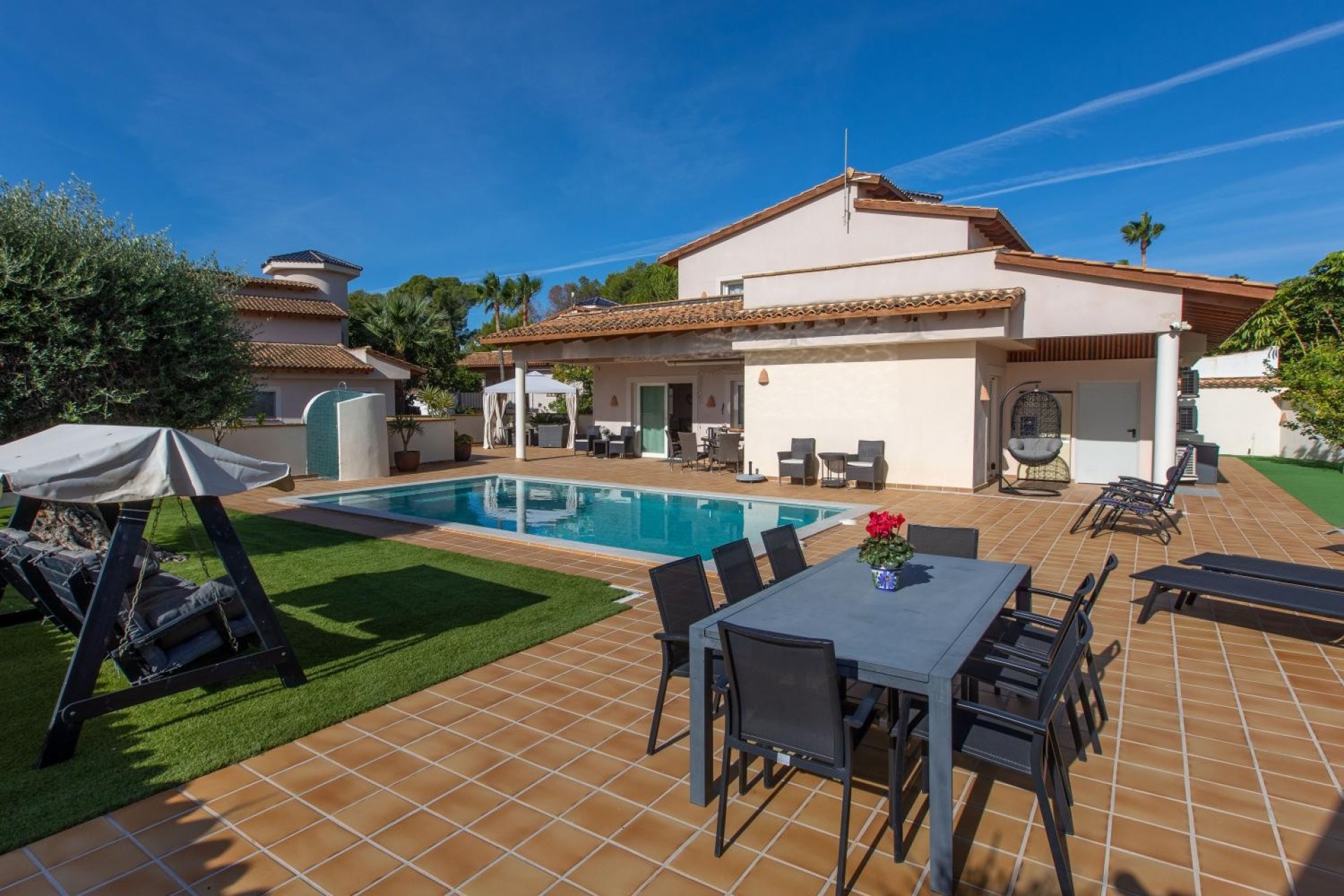 Luxury 7-bedroom villa with a private pool and ocean views in Alfaz del Pi