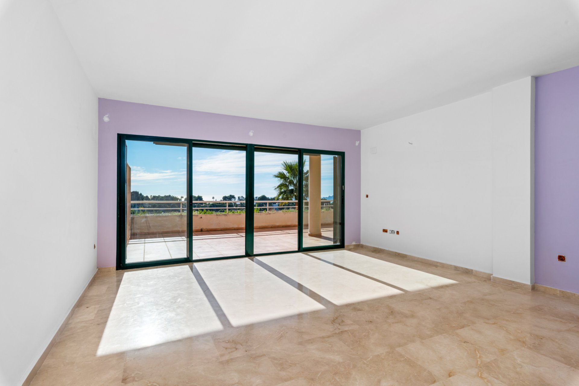 Luxury apartment in Altea with 2 bedrooms, pool & balcony