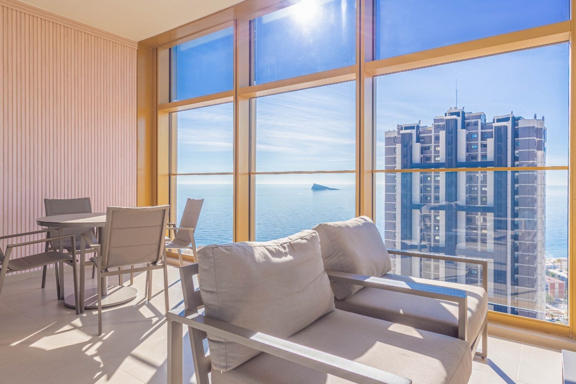 Luxury apartment in Intempo Benidorm with panoramic ocean views and amenities