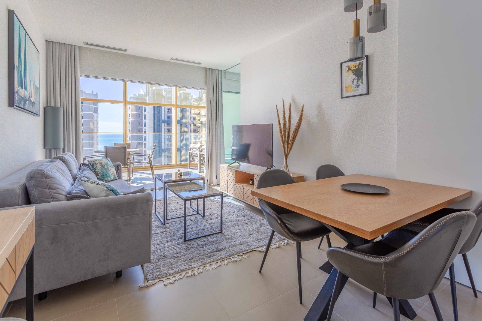 Luxury apartment in Intempo Benidorm with panoramic ocean views and amenities