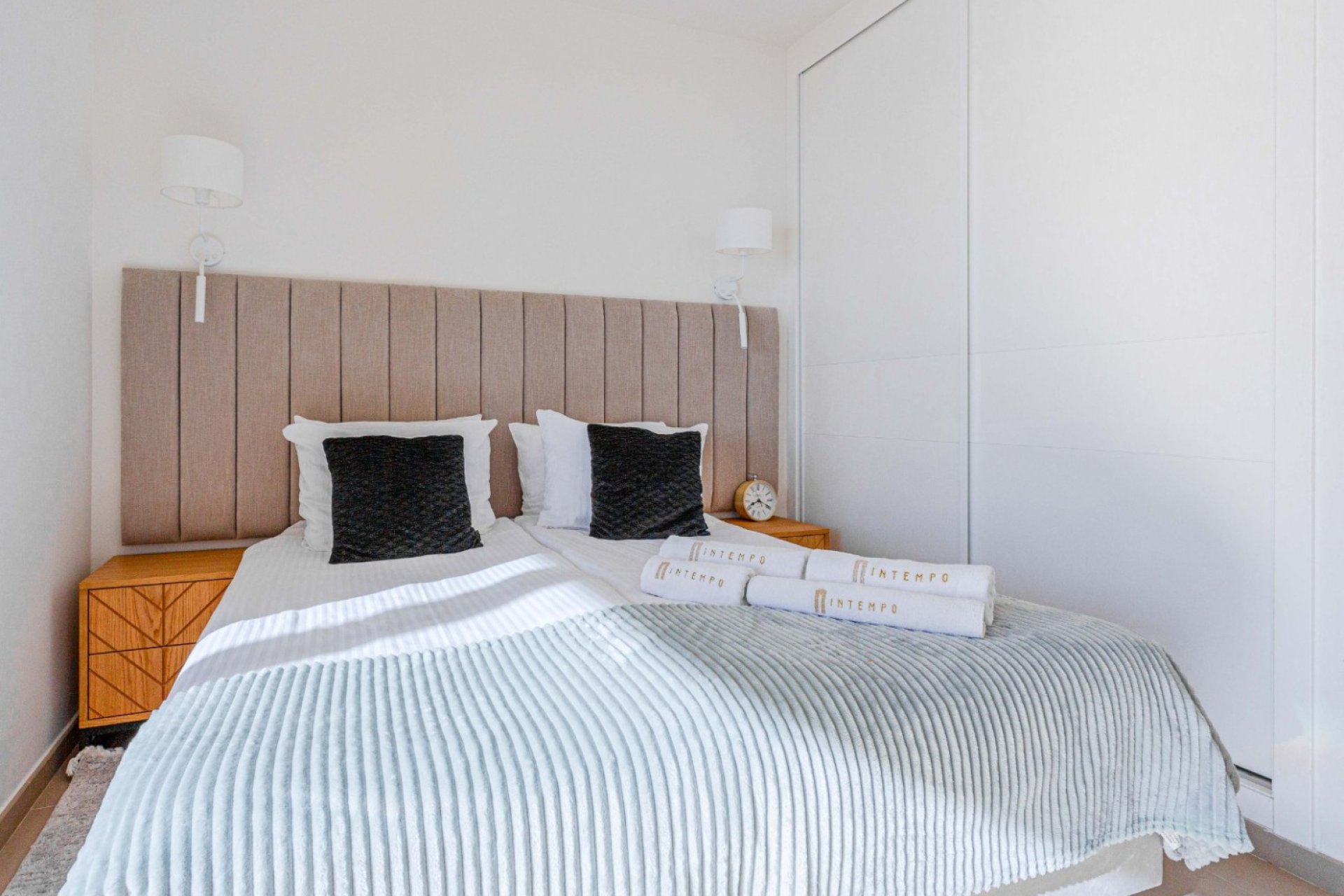 Luxury apartment in Intempo Benidorm with panoramic ocean views and amenities