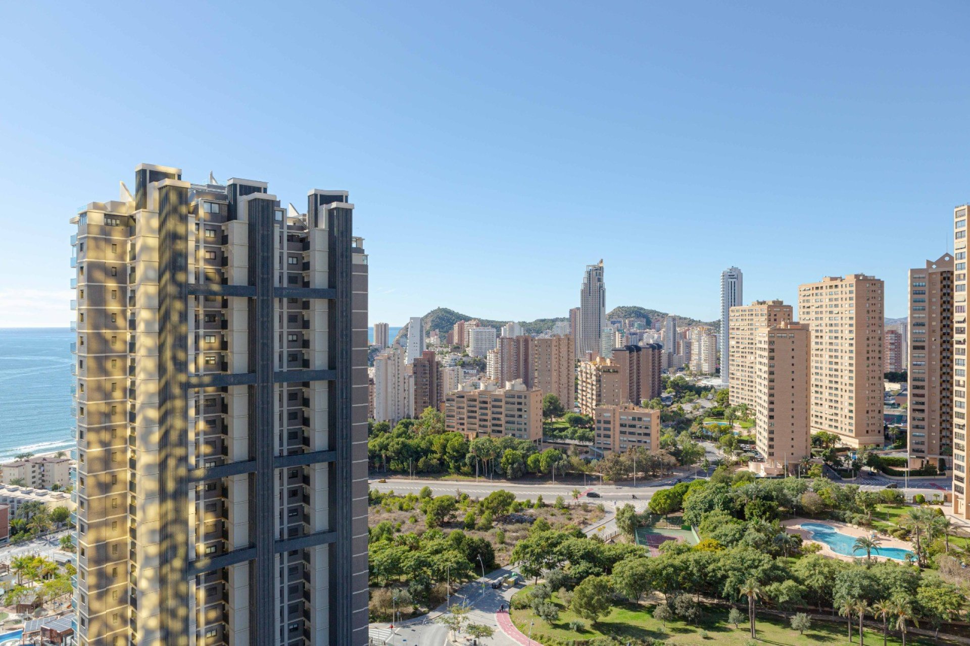 Luxury apartment in Intempo Benidorm with panoramic ocean views and amenities