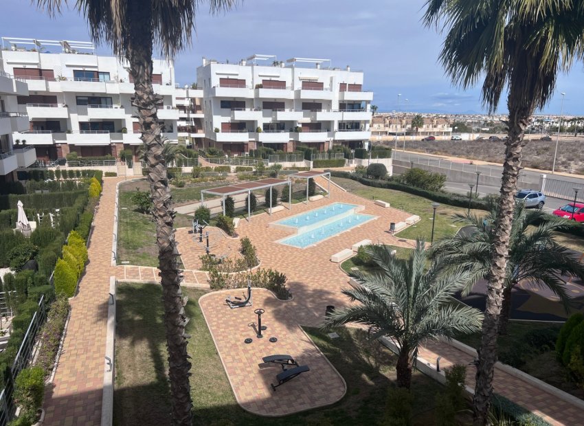 Luxury apartment in Lomas de Campoamor with private pool