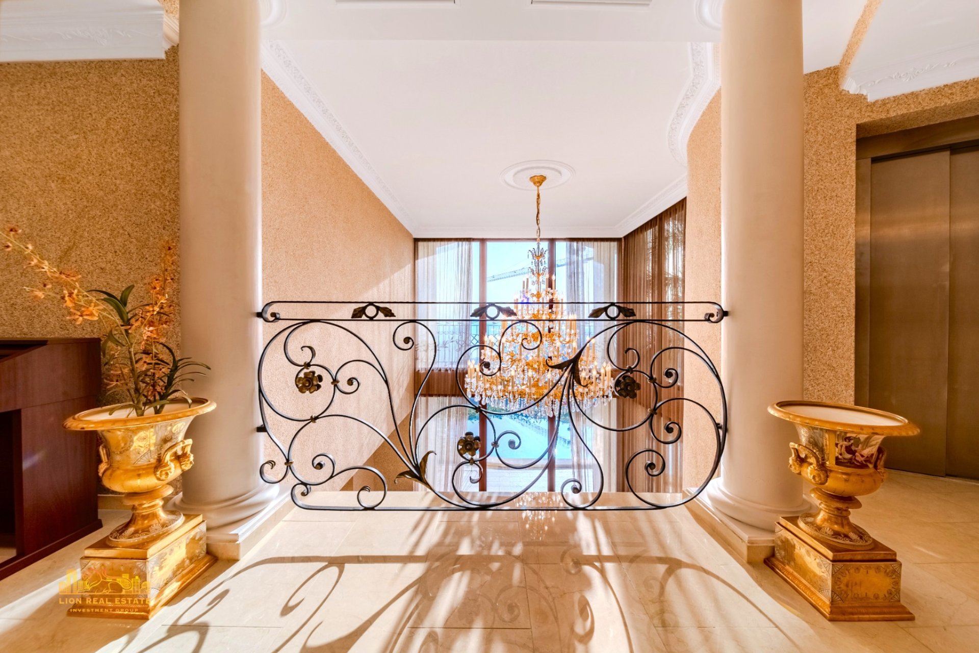 Luxury classic villa with ocean views, a private pool, and 5 bedrooms in Altea Hills