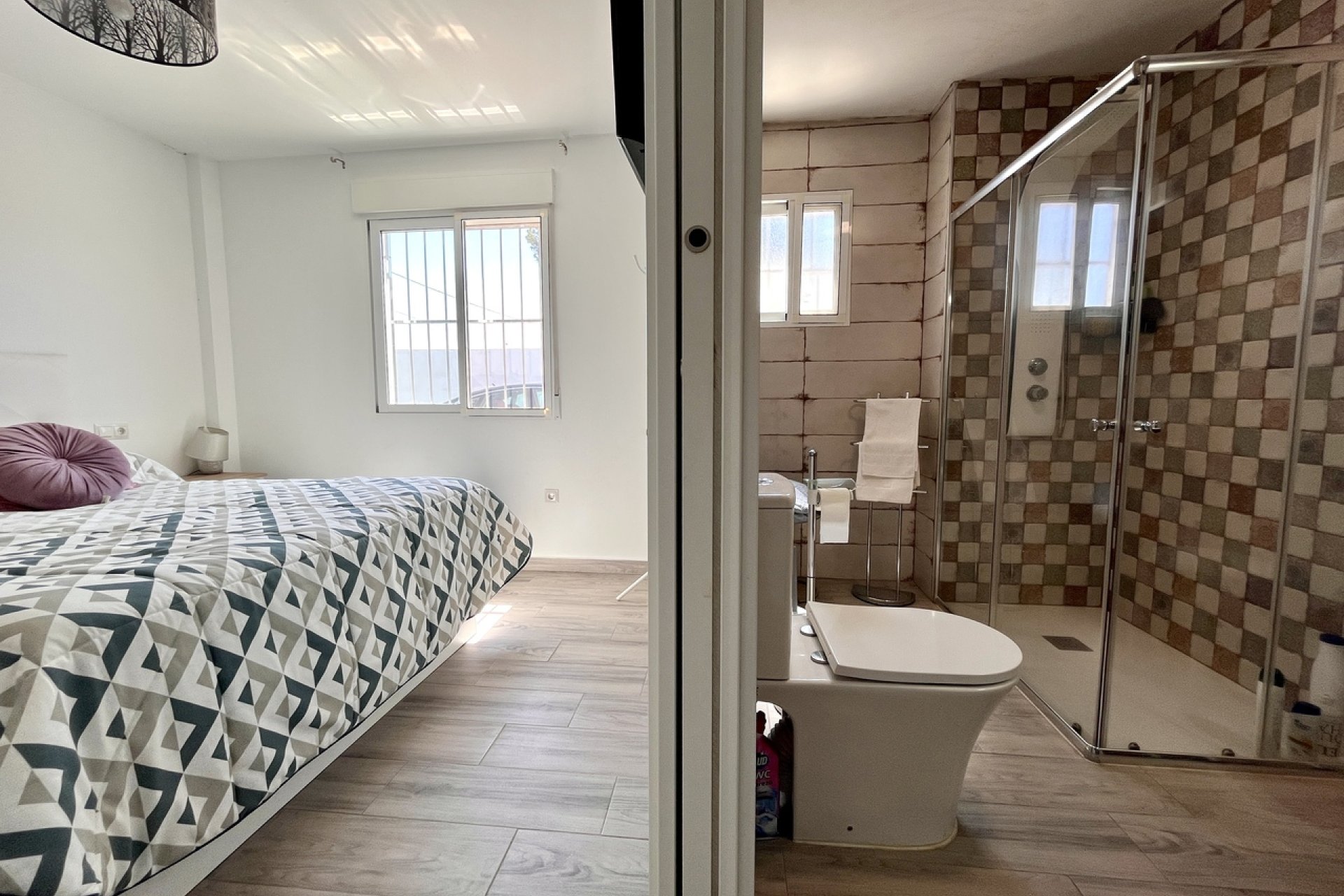 Luxury modern finca with a pool, 3 bedrooms, and mountain views near Alcantarilla