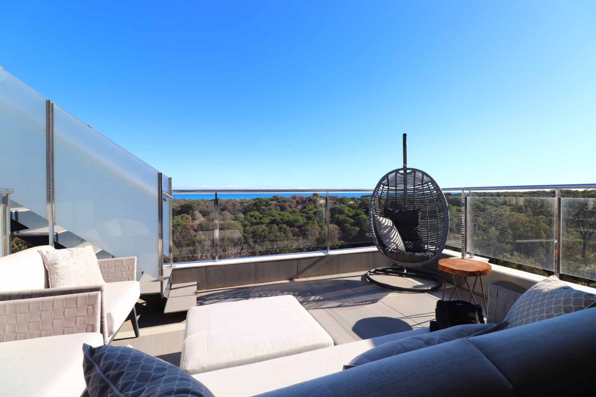 Luxury penthouse with private pool, ocean view, and sun deck in Guardamar