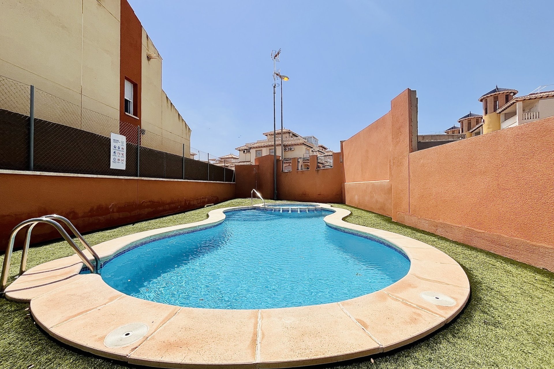 Luxury townhouse with ocean views and a pool in Lomas de Cabo Roig, Costa Blanca