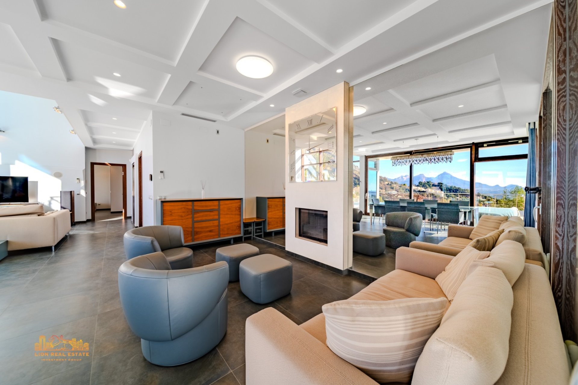 Luxury villa in Altea Hills with ocean views, a private pool, a spa, and 5 bedrooms