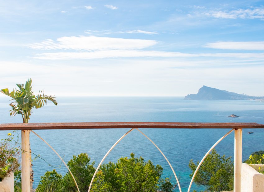 Luxury villa in Altea with private pool, 3 bedrooms and panoramic views