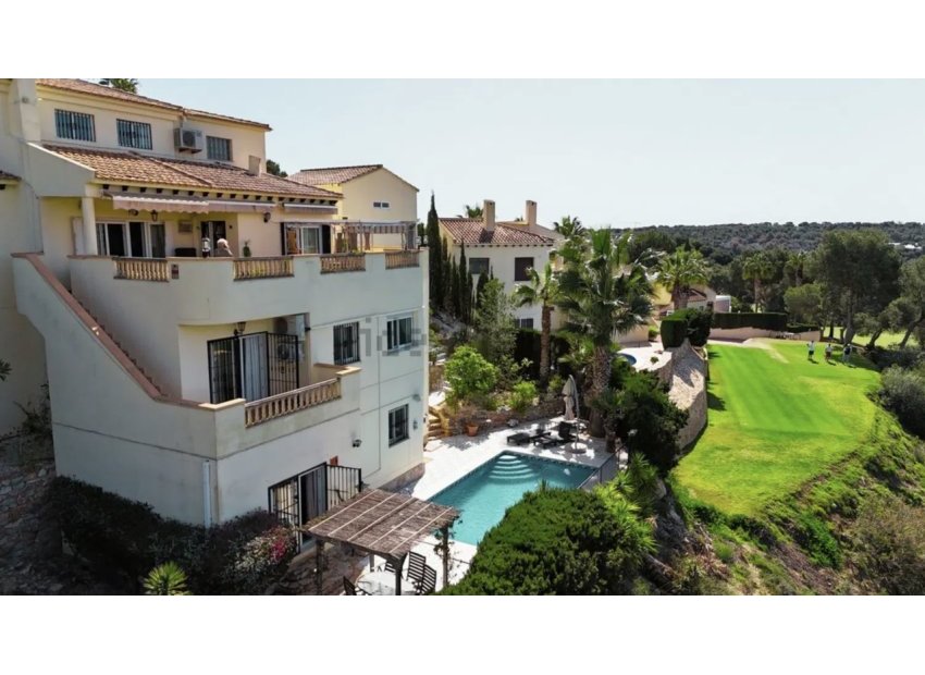 Luxury villa in Villamartin, Las Ramblas Golf, 5 bedrooms, private pool