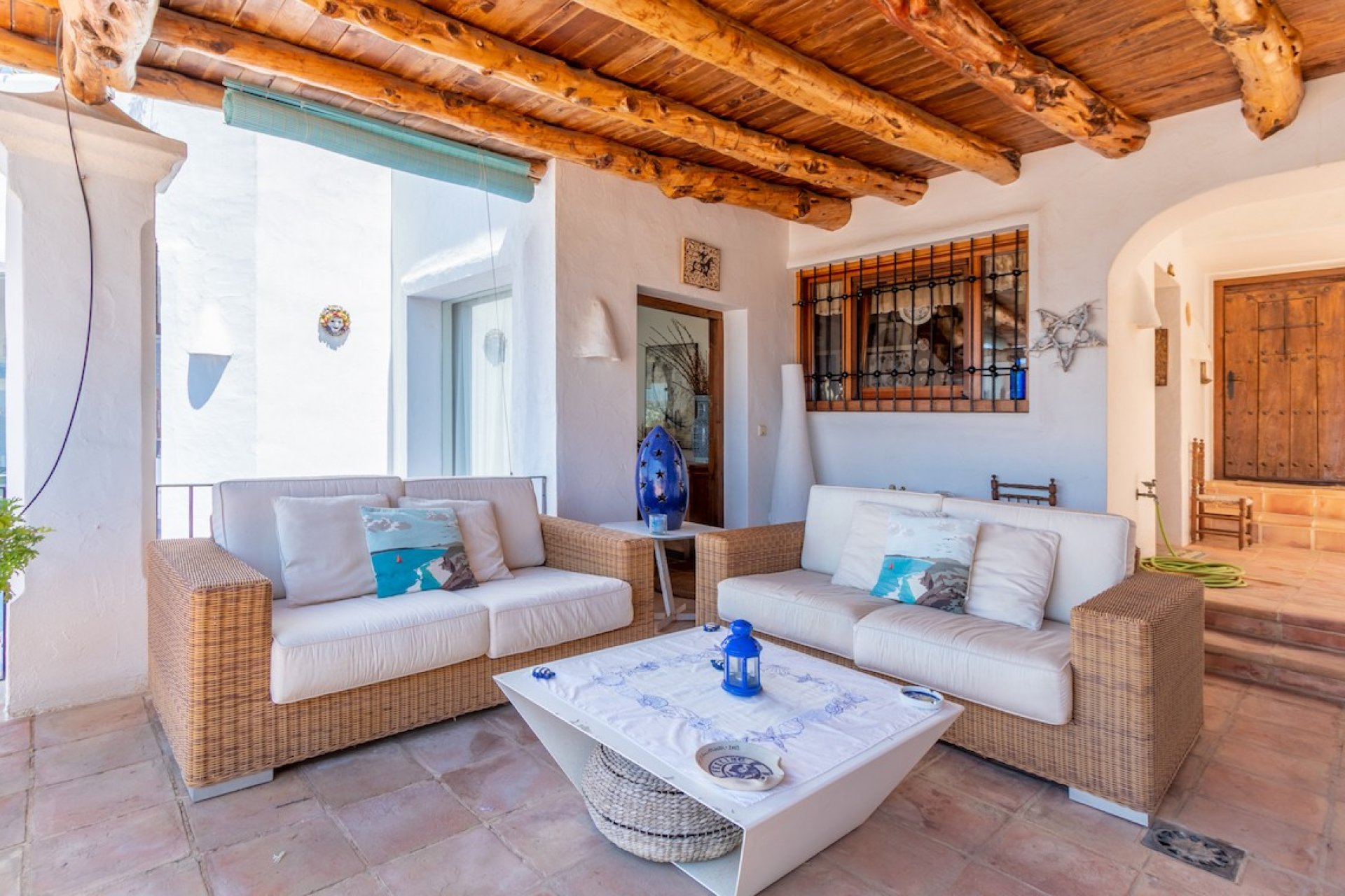 Luxury villa with 5 bedrooms and private pool in Moraira