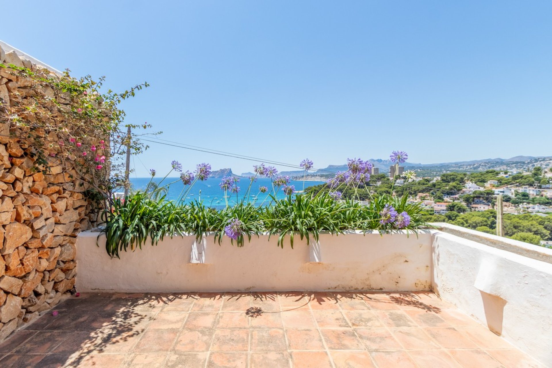 Luxury villa with 5 bedrooms and private pool in Moraira