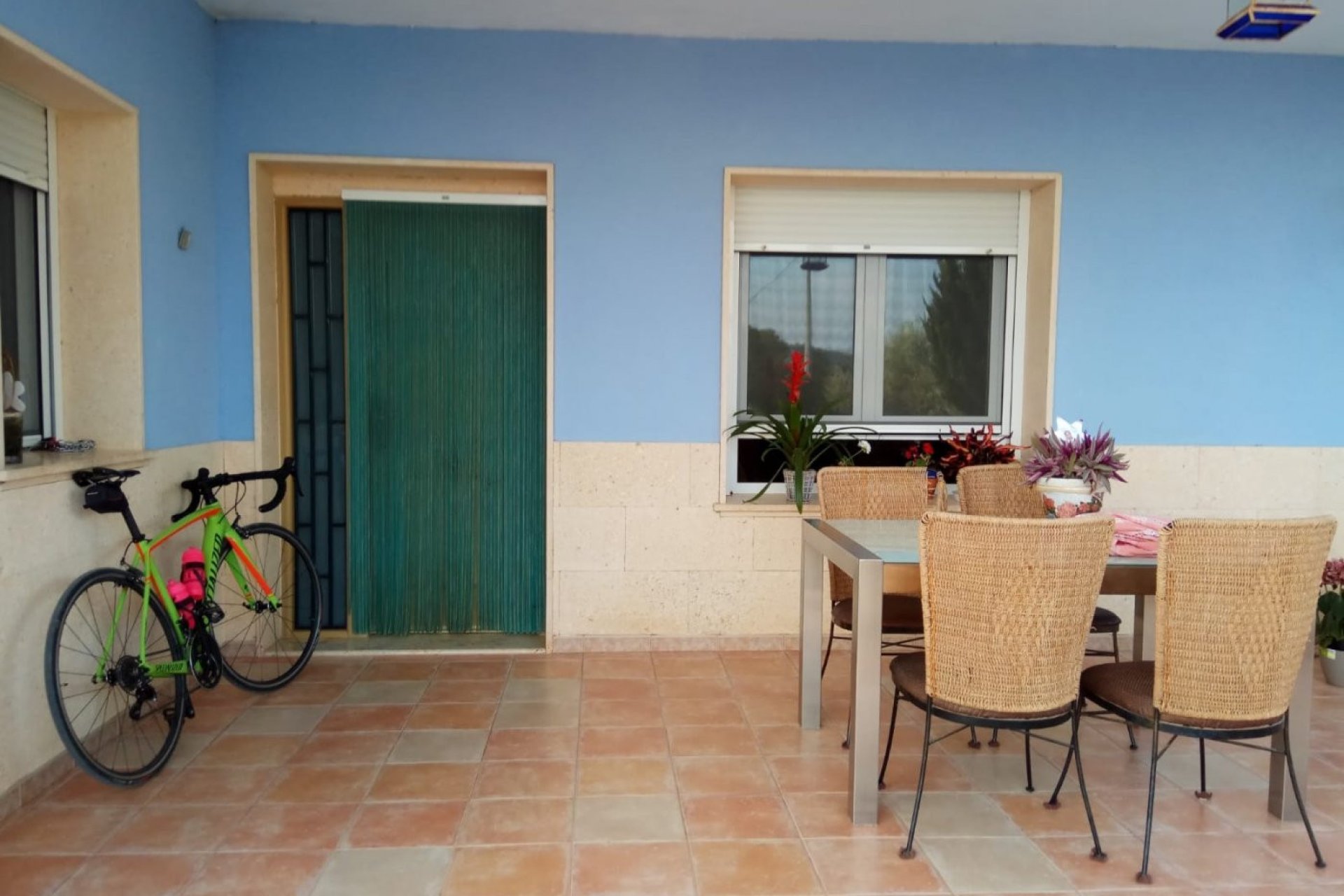 Luxury villa with a private pool and large garden in Yecla, near the city center