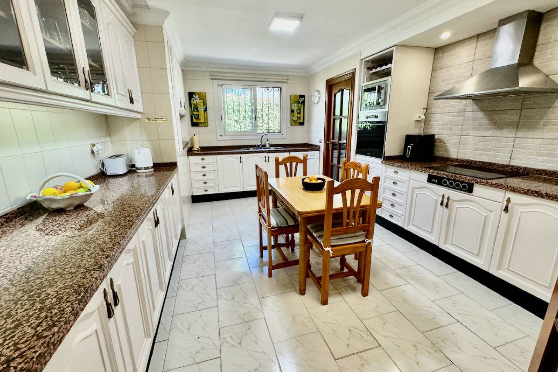 Luxury villa with a private pool, tennis court, and panoramic views in Castalla