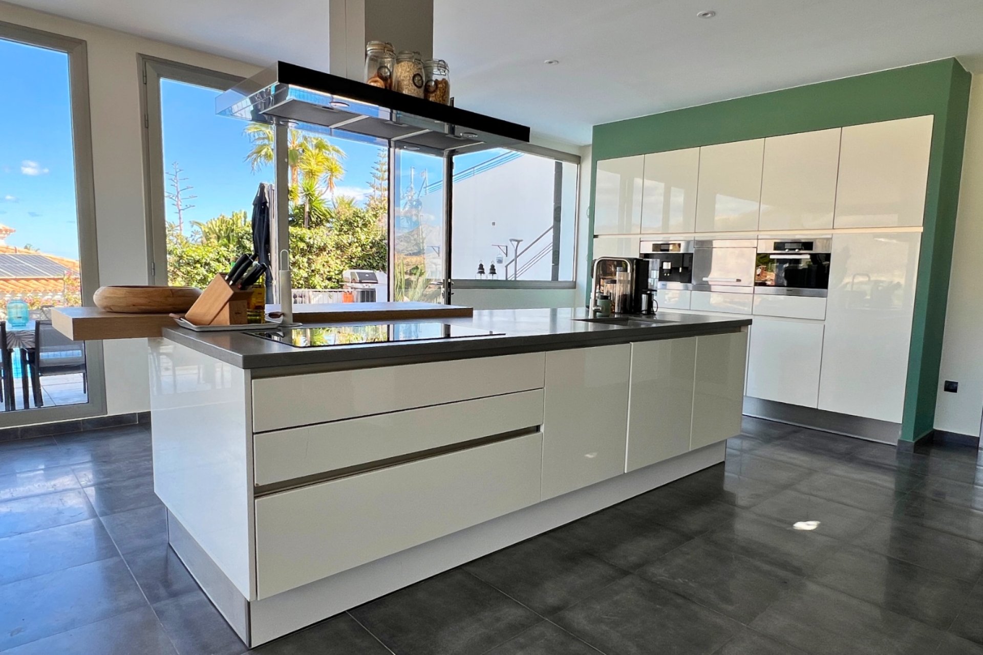 Luxury villa with panoramic ocean views and privacy in El Campello, Costa Blanca﻿