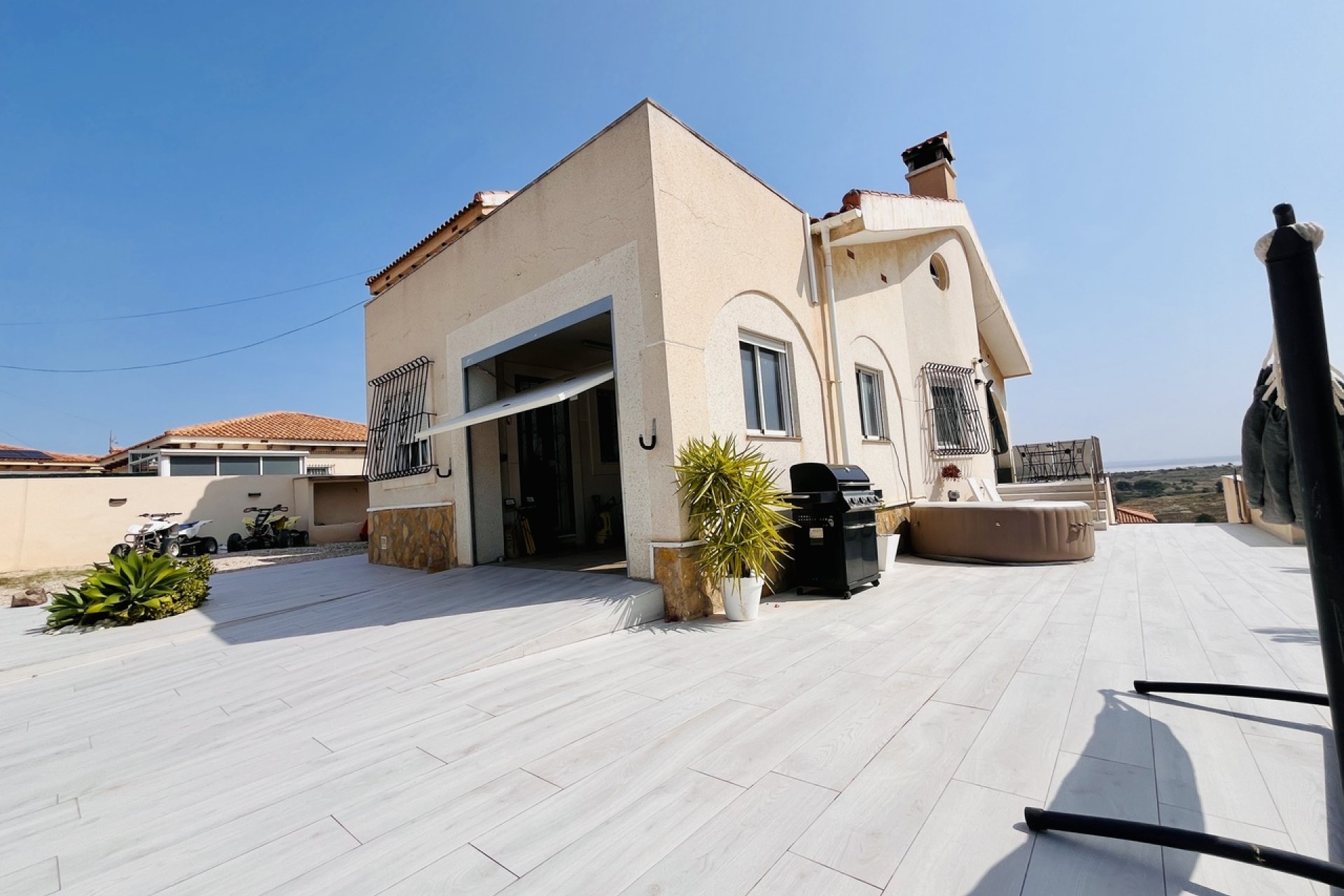 ﻿Luxury villa with panoramic views and a large lot in San Miguel de Salinas