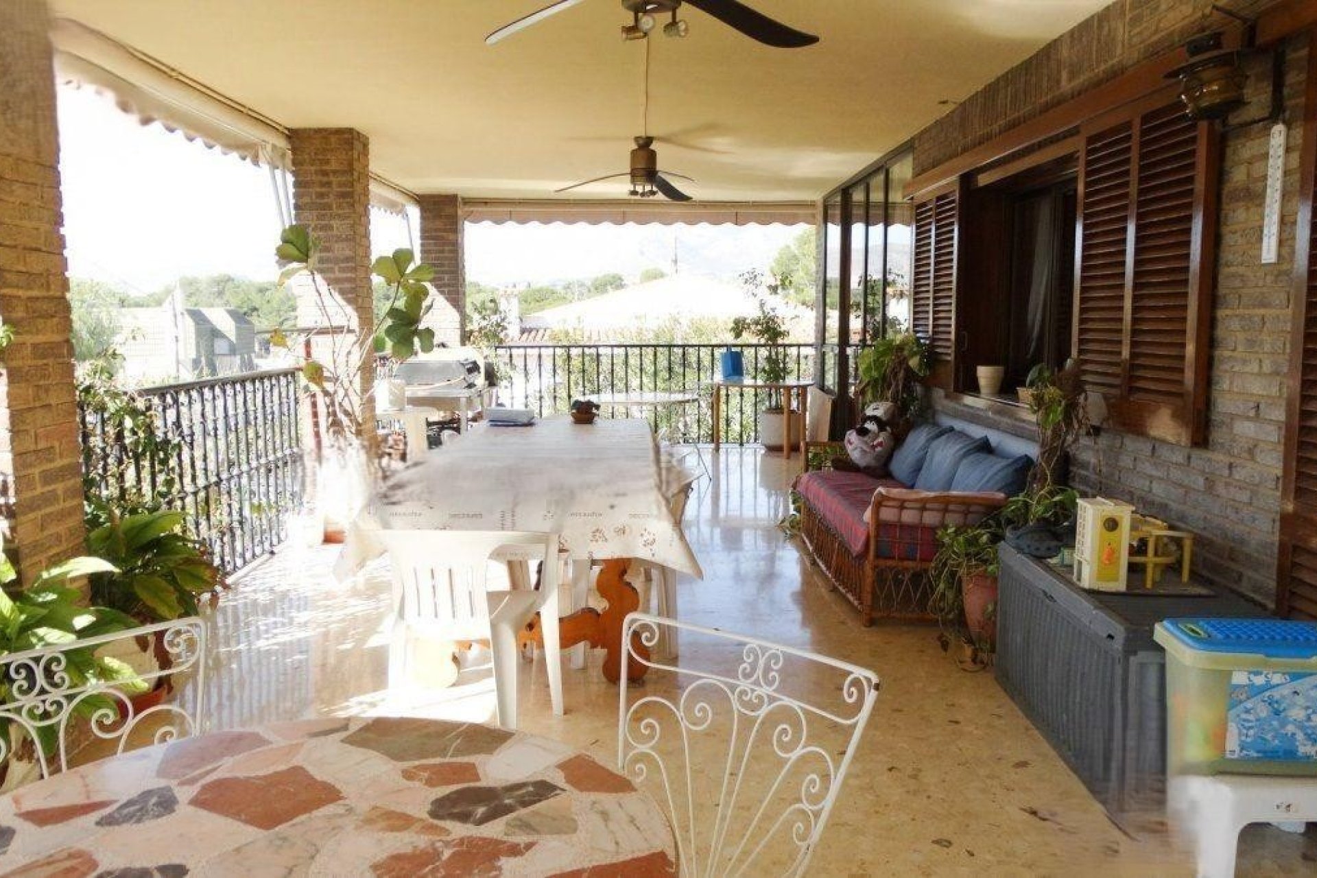 Luxury villa with private pool and garden in Benidorm, close to the beach