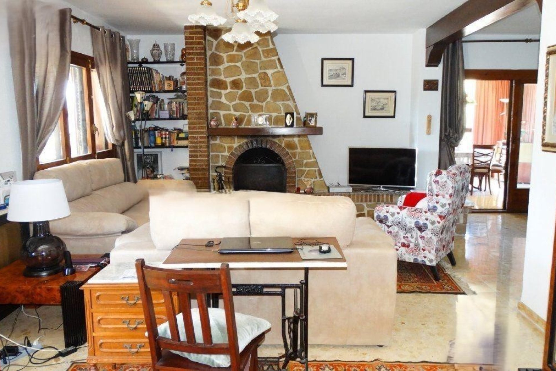 Luxury villa with private pool and garden in Benidorm, close to the beach