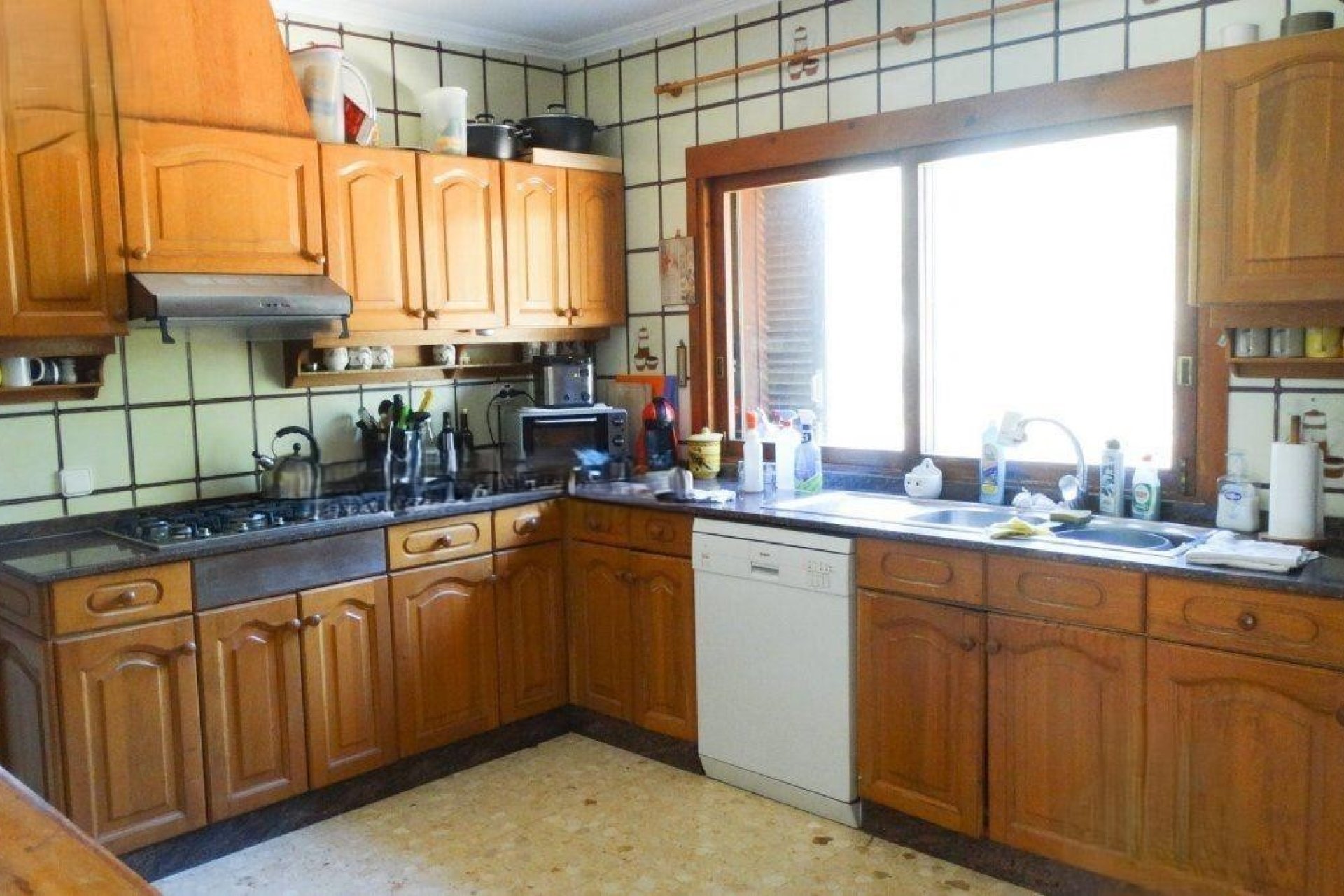 Luxury villa with private pool and garden in Benidorm, close to the beach