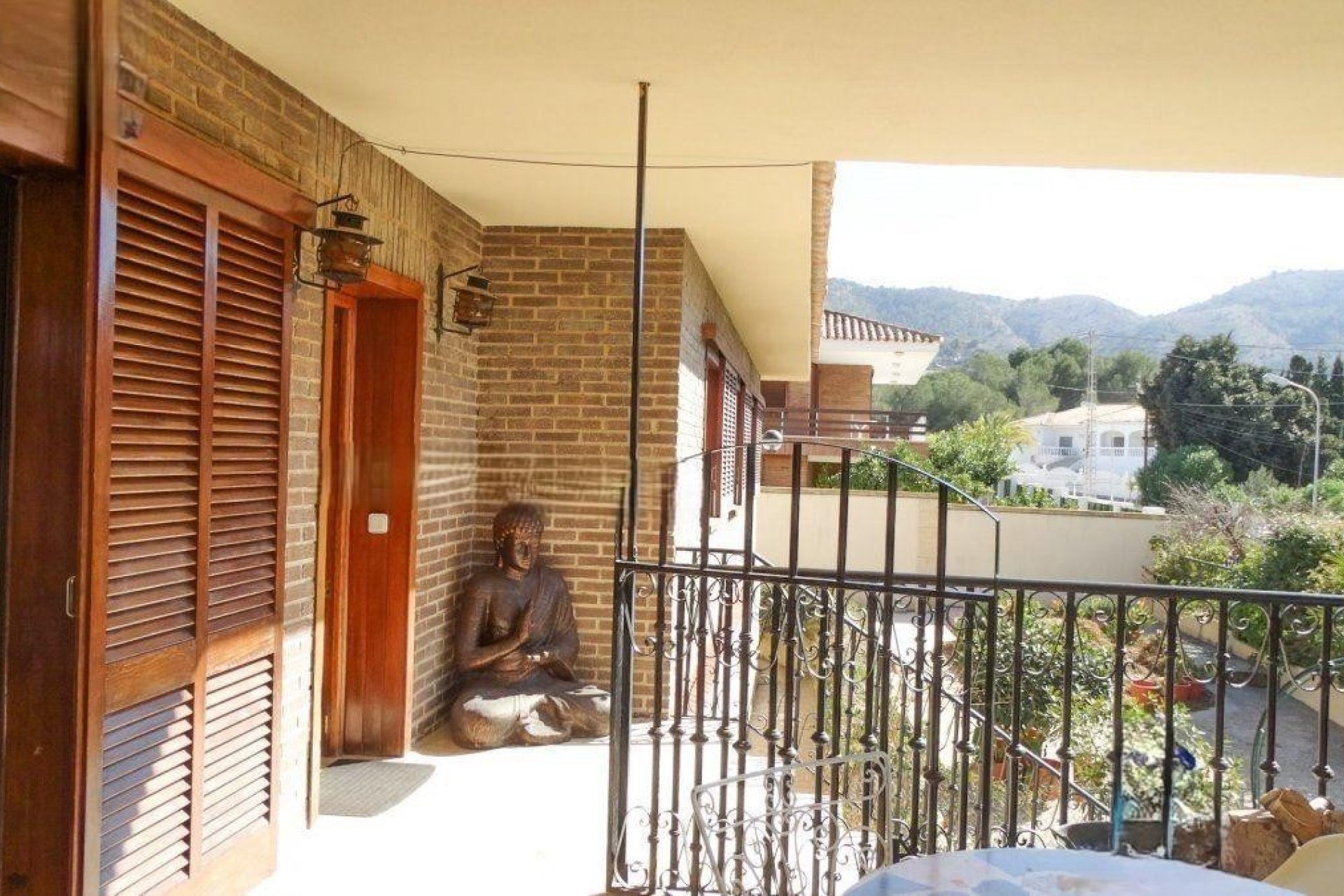 Luxury villa with private pool and garden in Benidorm, close to the beach