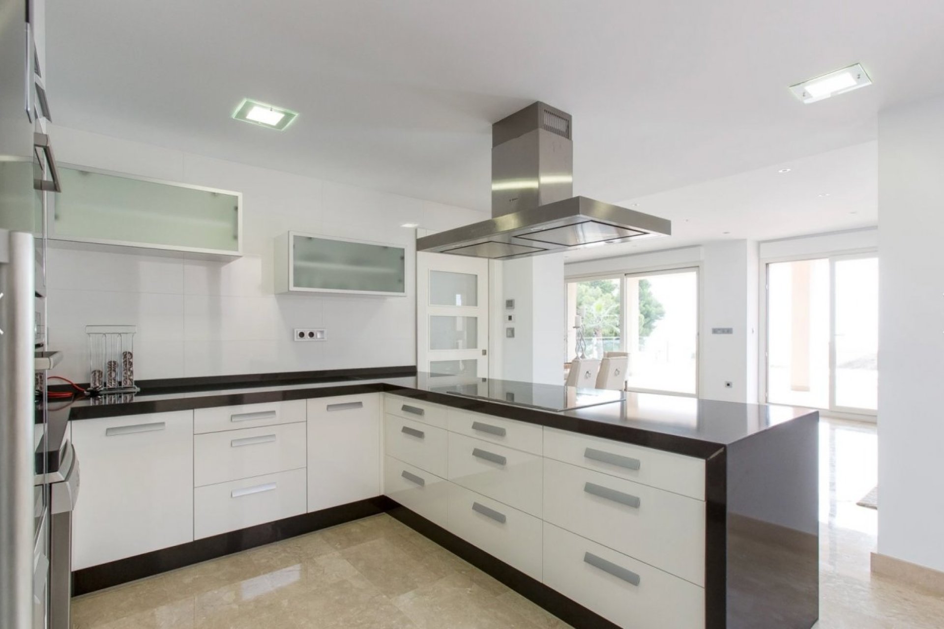 Luxury villa with private pool and views in Moraira, 4 bedrooms, 5 bathrooms