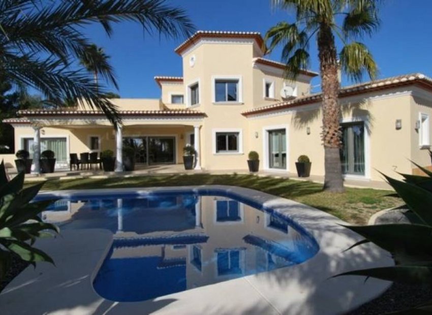 Luxury villa with sea view in Benissa, 4 bedrooms, private pool, spacious garden