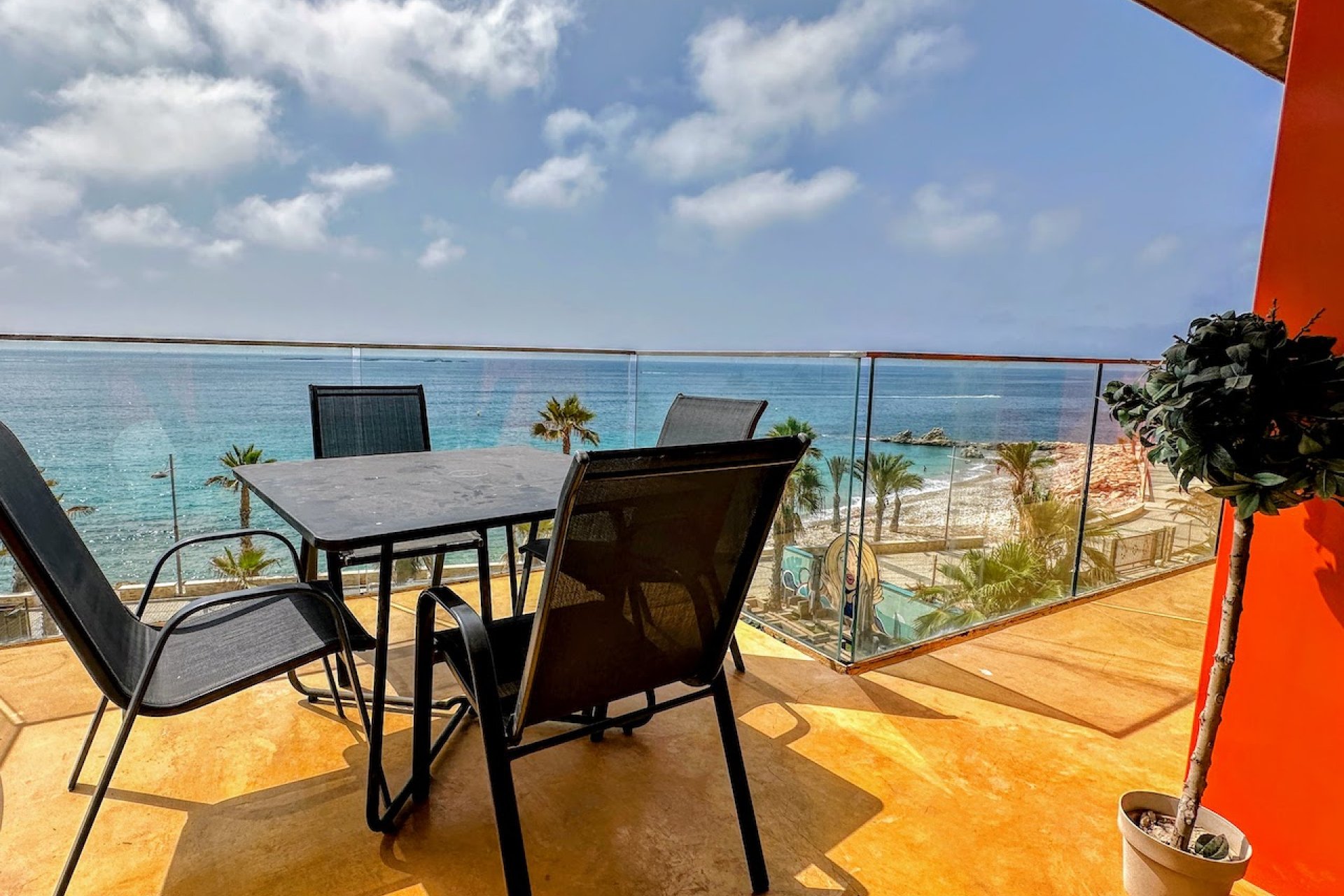 Luxury villa with sea view, private pool and beach club in Villajoyosa