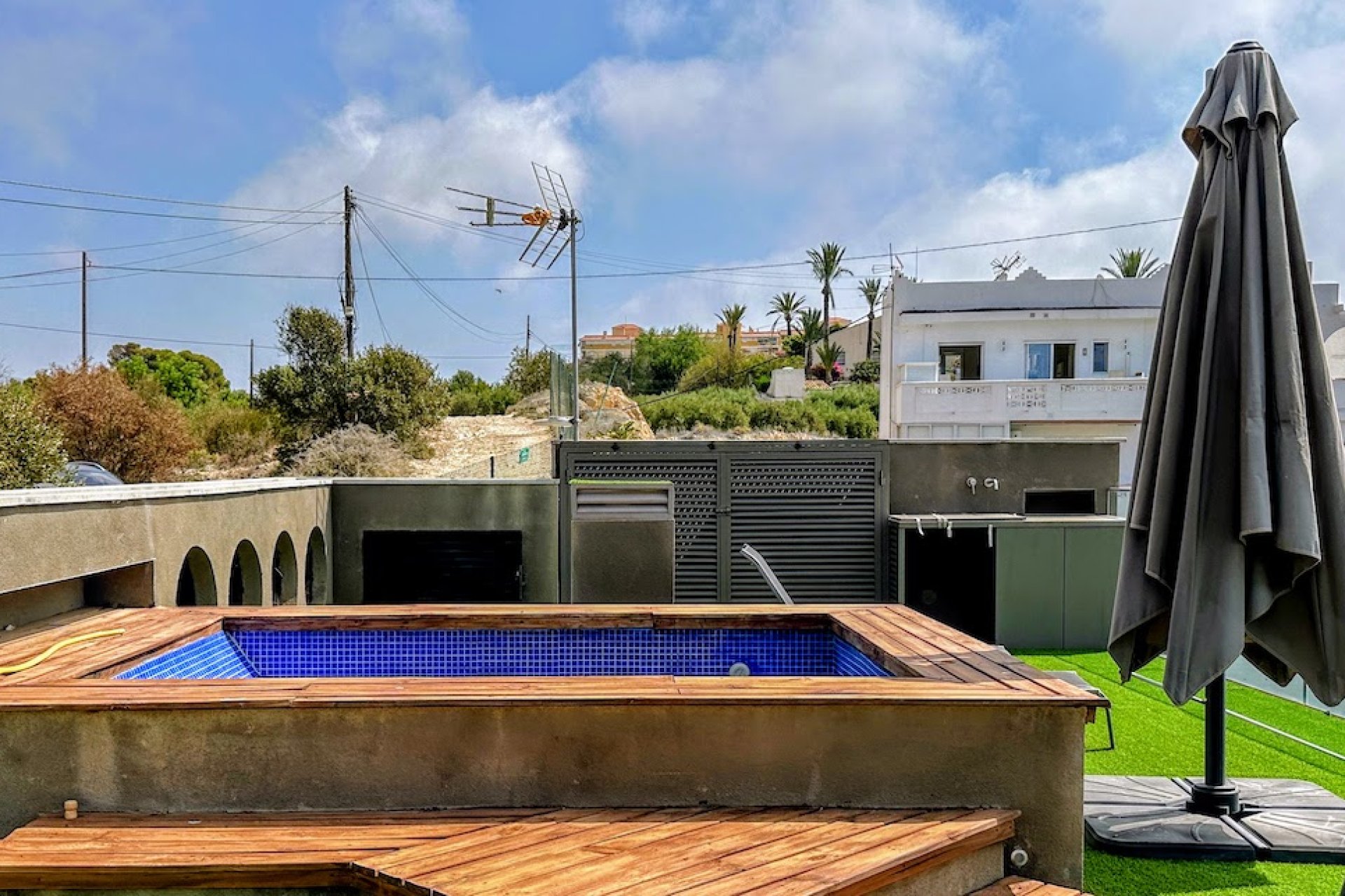 Luxury villa with sea view, private pool and beach club in Villajoyosa