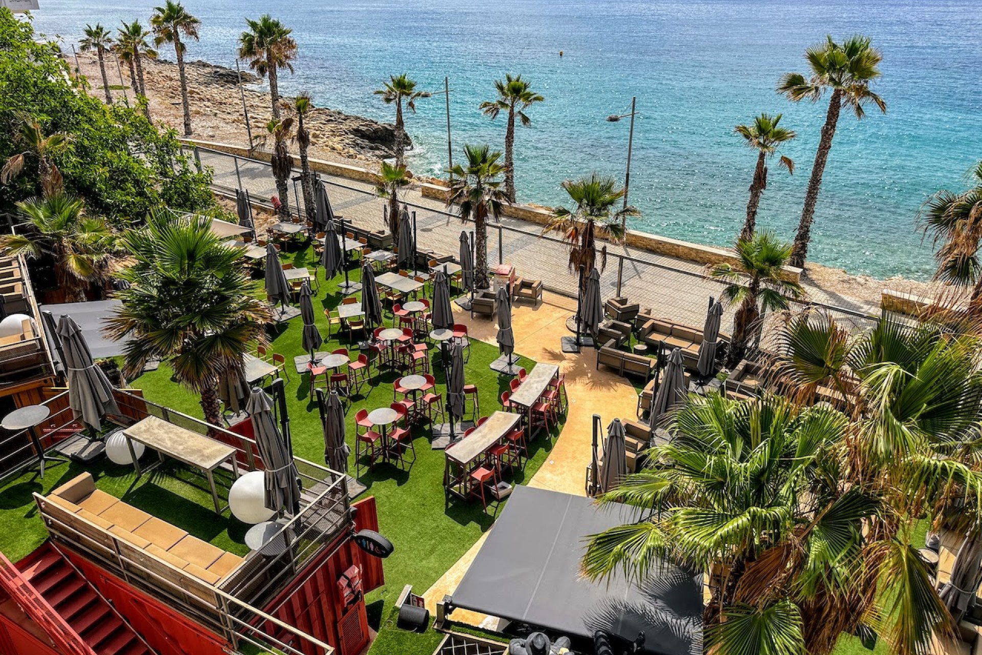 Luxury villa with sea view, private pool and beach club in Villajoyosa