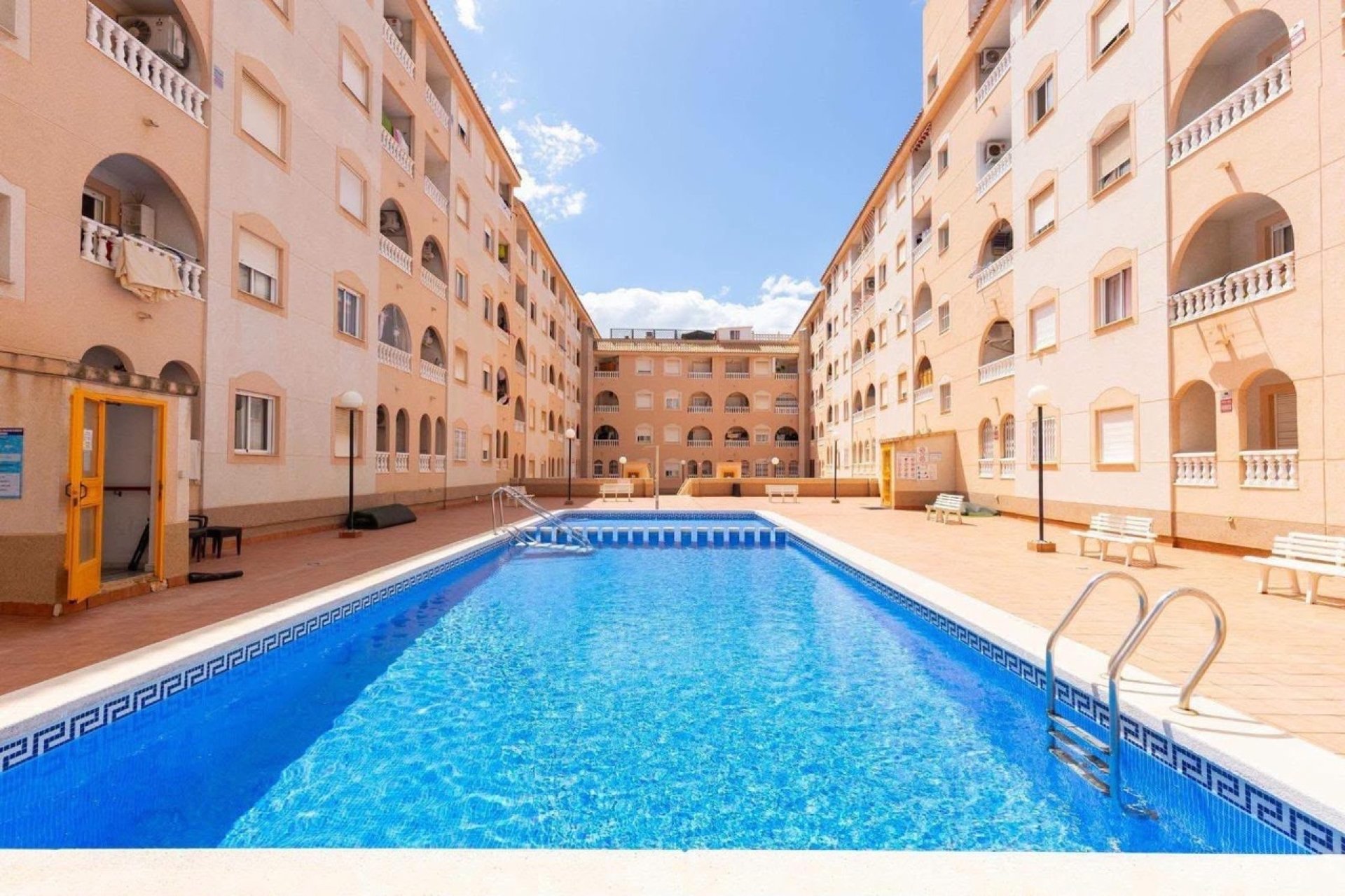 Modern 1-bedroom apartment in downtown Torrevieja