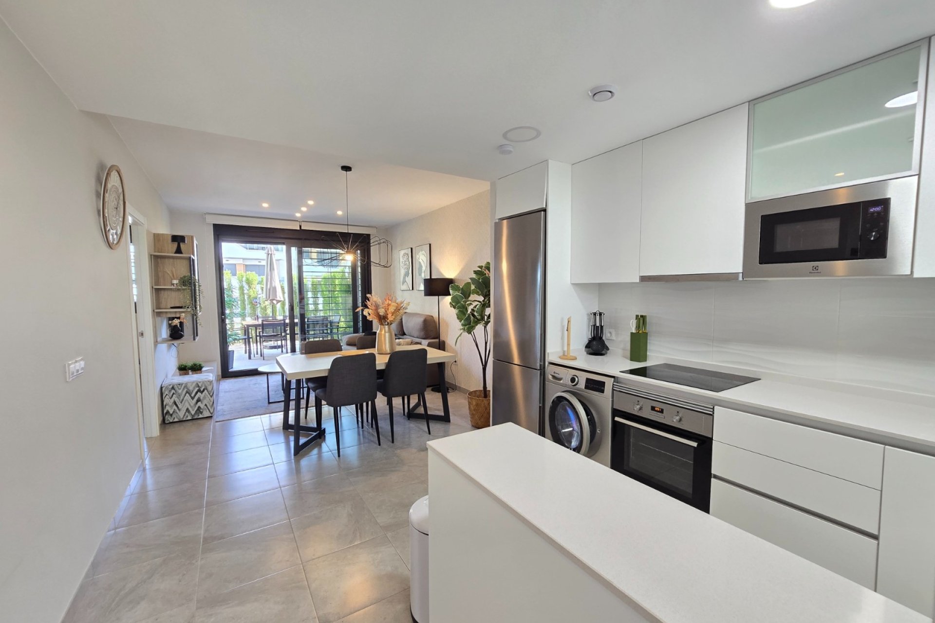 Modern 2-bedroom apartment with a garden in Villamartin, Orihuela Costa